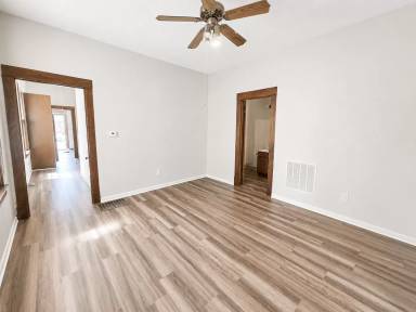 Main picture of 2327 W Main St