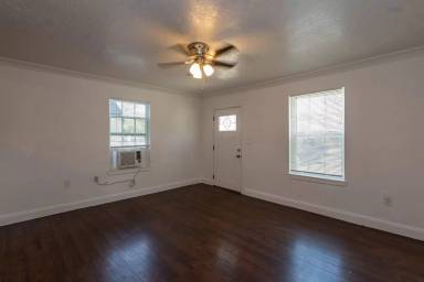 Main picture of 2978 Goliad St