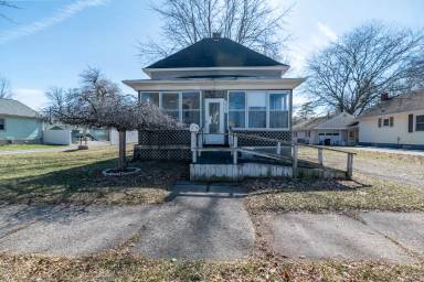 Main picture of 1827 Gilbert St