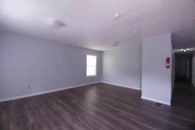 Main picture of 140 W 14th St