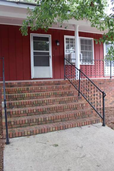 Main picture of 210 Cochran Rd