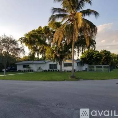 Main picture of 8301 SW 142nd St