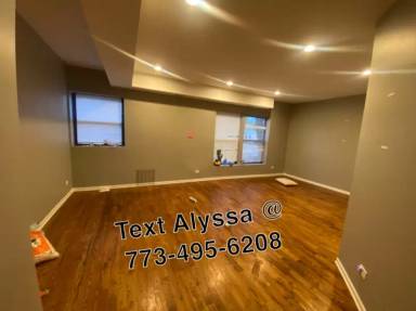 Main picture of 4725 S Michigan Ave