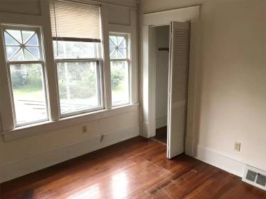 Main picture of 422 Woods Ave SW