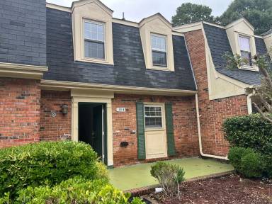 Main picture of 221 Bailiff Ct