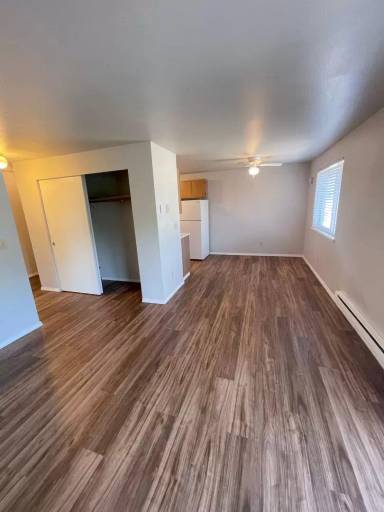 Main picture of 258 E Bakerview Rd