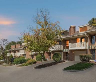 Main picture of 231 Glenstone Cir