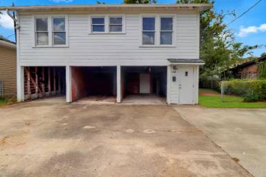 Main picture of 1708 W Common St