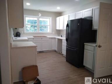 Main picture of 290 Cedarhurst Ln