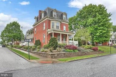 Main picture of 1538 1st Ave