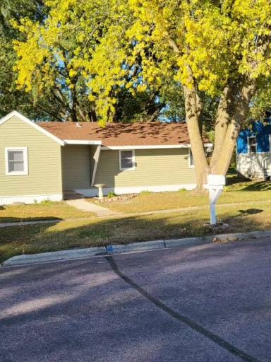 Main picture of 325 3rd Ave SW