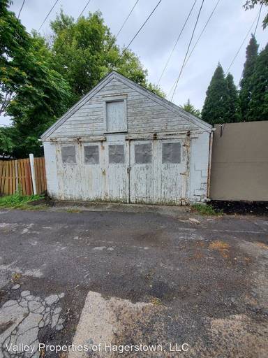 Main picture of 333-35 S Mulberry St