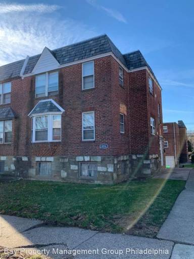 Main picture of 8006 Rodney St