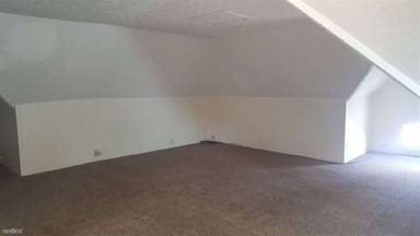 Main picture of 127 S Plum St