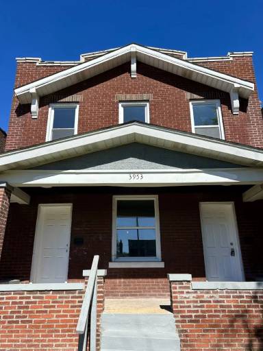 Main picture of 3953 Tholozan Ave