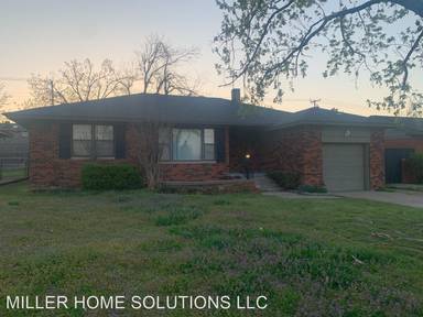Main picture of 6813 N Independence Ave