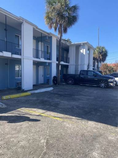 Main picture of 403 14th Ave S