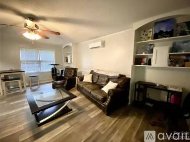 Main picture of 625 E Park Dr