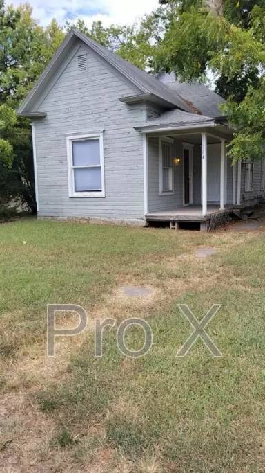 Main picture of 124 W Park St