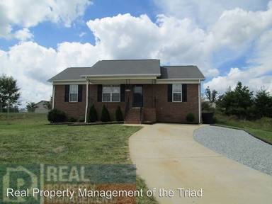 Main picture of 2705 Ralph Johns St