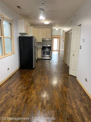 Main picture of 1433 W Walton St