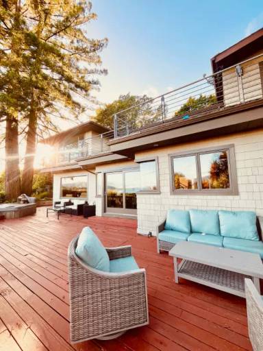 Main picture of 33 Bay Vista Dr
