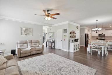 Main picture of 105 Summer Station Dr