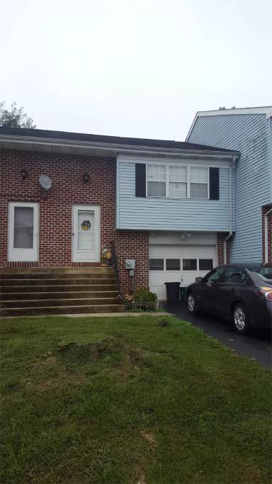 Main picture of 128 Pickwick Pl