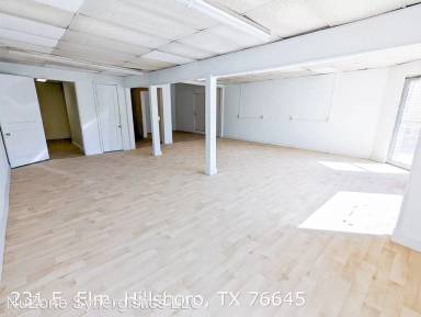Main picture of 231 E Elm St
