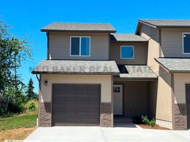 Main picture of 391 Clover St