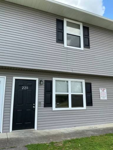 Main picture of 219 Hazel Dr