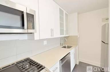 Main picture of 10 E 30th St