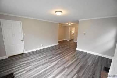 Main picture of 926 Kenwick Rd