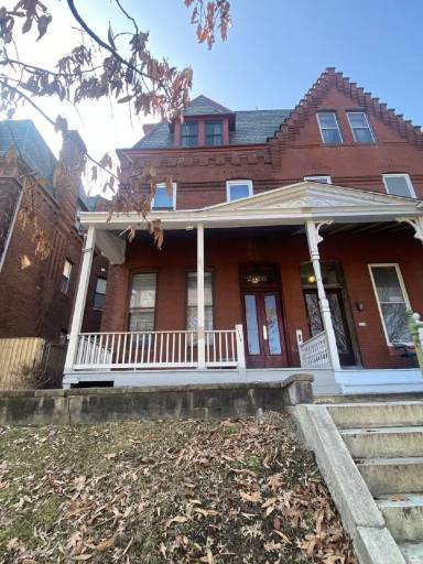 Main picture of 2116 Mount Royal Ter
