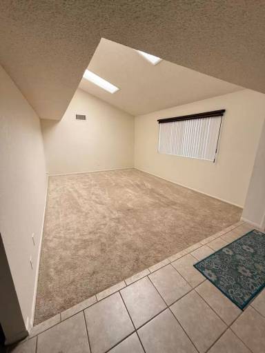 Main picture of 525 Duchess Dr