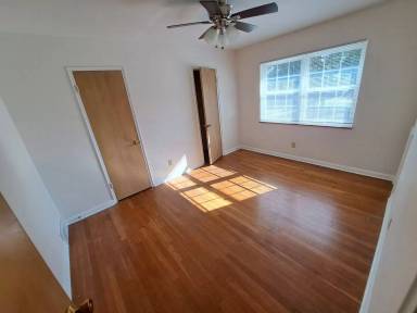 Main picture of 2827 Charing Rd