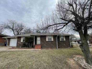 Main picture of 3200 Lyon Blvd