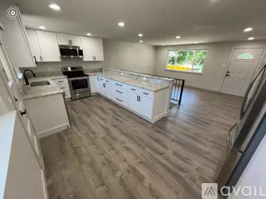 Main picture of 2125 Condor St