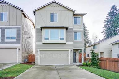 Main picture of 3109 NE 74th St