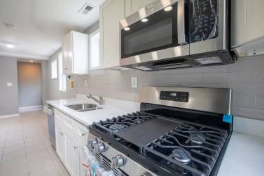 Main picture of 4120 14th St NW