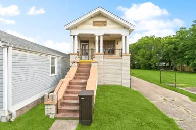 Main picture of 1617 Duels St