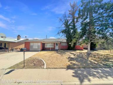 Main picture of 523 W Saint Anne Pl