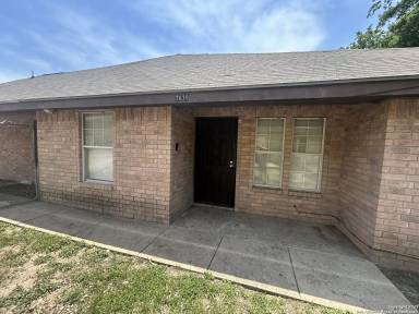 Main picture of 7639 Windsor Oaks
