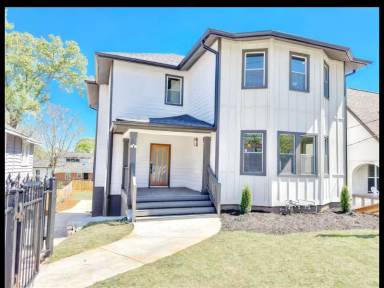 Main picture of 662 Cascade Ave SW