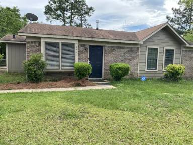 Main picture of 850 Trailwood Dr E