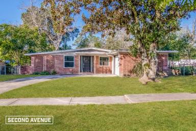 Main picture of 1224 Crown Dr