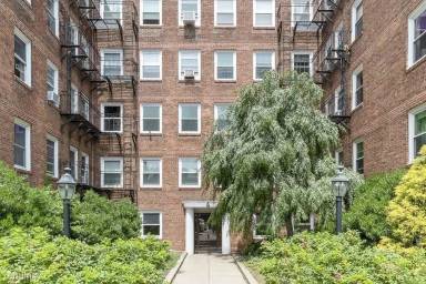 Main picture of 395 Broadway