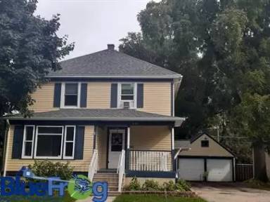 Main picture of 430 N Michigan St