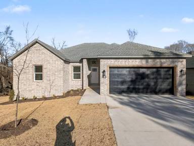 Main picture of 43 Blairgowrie Dr