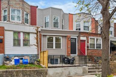 Main picture of 2553 S Dewey St